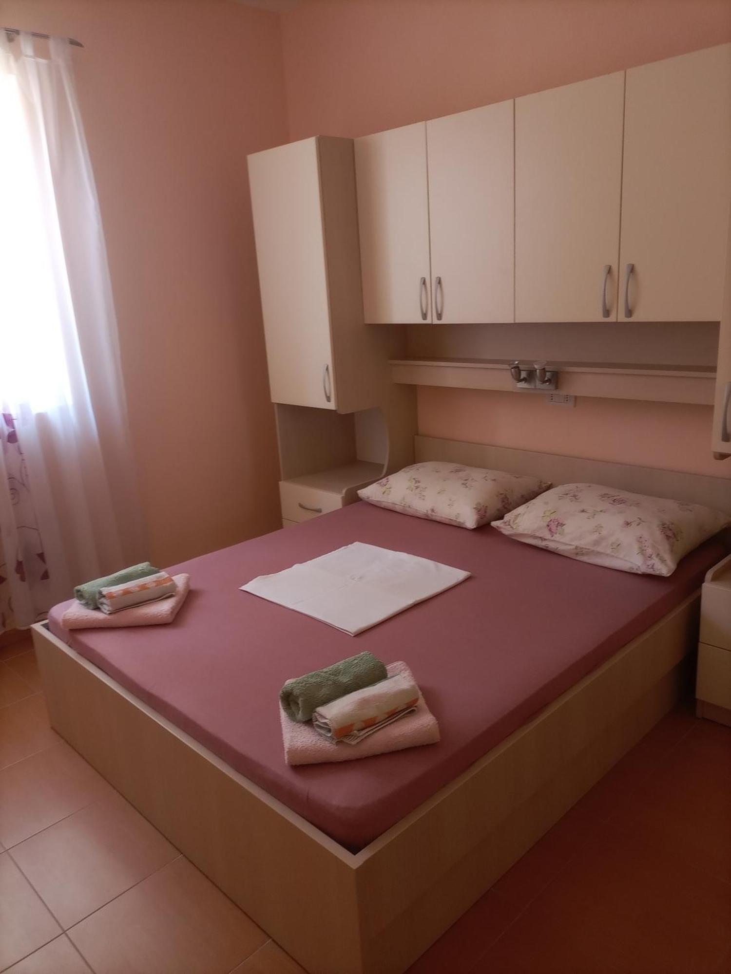 Apartments Vrisika-Family Apartment マカルスカ エクステリア 写真